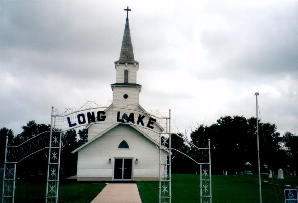 Long Lake Church  -
-  Kirken i Long Lake.