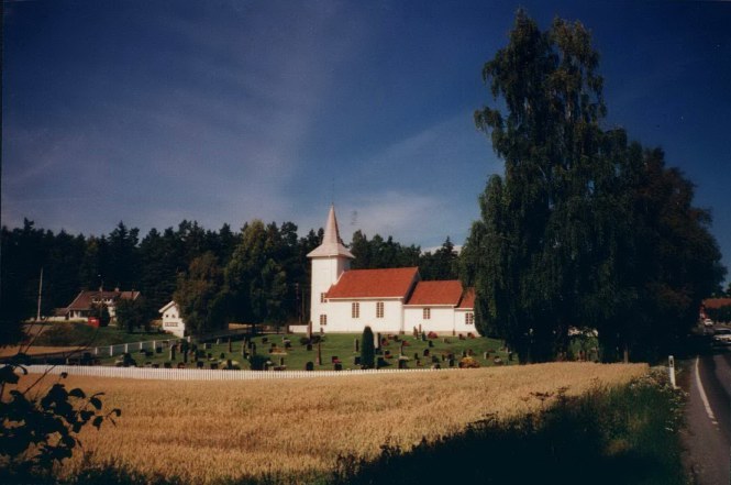 Helgen Kirke. Foto Chris Denton.
