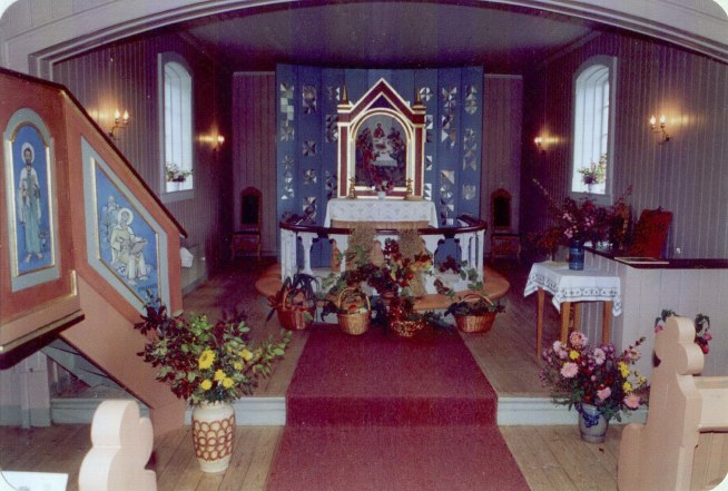Helgen Kirke - høsttakkefest 1992.
Harvest Festival 1992.
Foto Eivind Martinsen