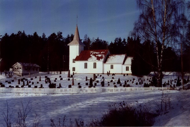 Helgen Kirke - vinter.
Helgen church in winter.
Foto Eivind Martinsen